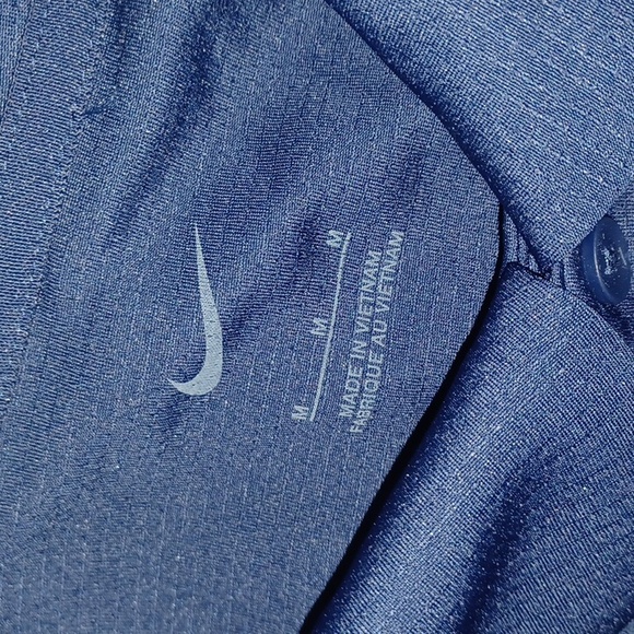 😁2/$8 NWT Nike Golf Shirt med ( Comp Logo Patch It - Picture 3 of 8